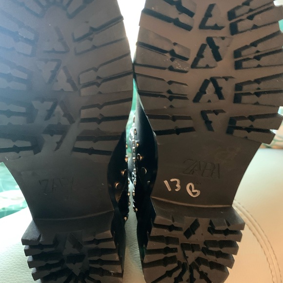 ZARA BLACK LEATHER ANKLE BOOTS WITH STUDS size 6 - Picture 9 of 9